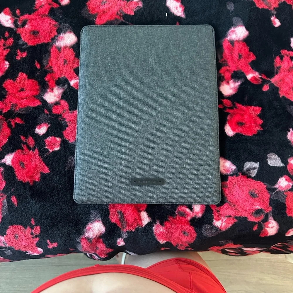Tablet Folio Case in Charcoal Gray - Protective Cover
